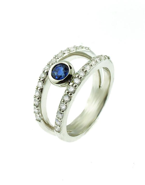 View 14Kw or y/14kr Gold Sapphire Ring